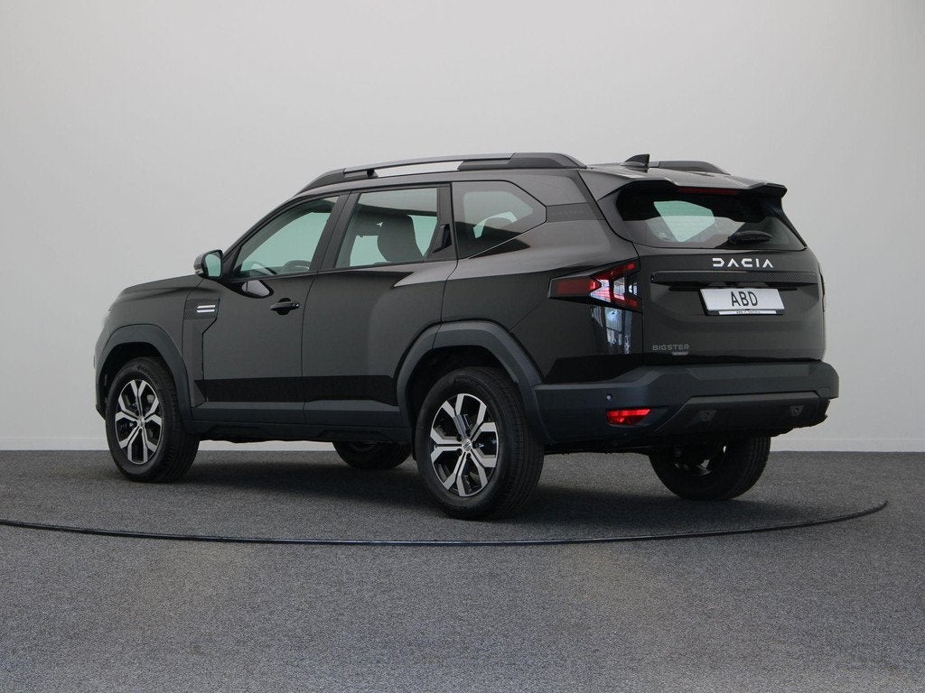 Dacia Bigster 1.8 Hybrid 155pk Expression | Achteruitrijcame, Auto's, Stof, Euro 6, Zwart, Origineel Nederlands