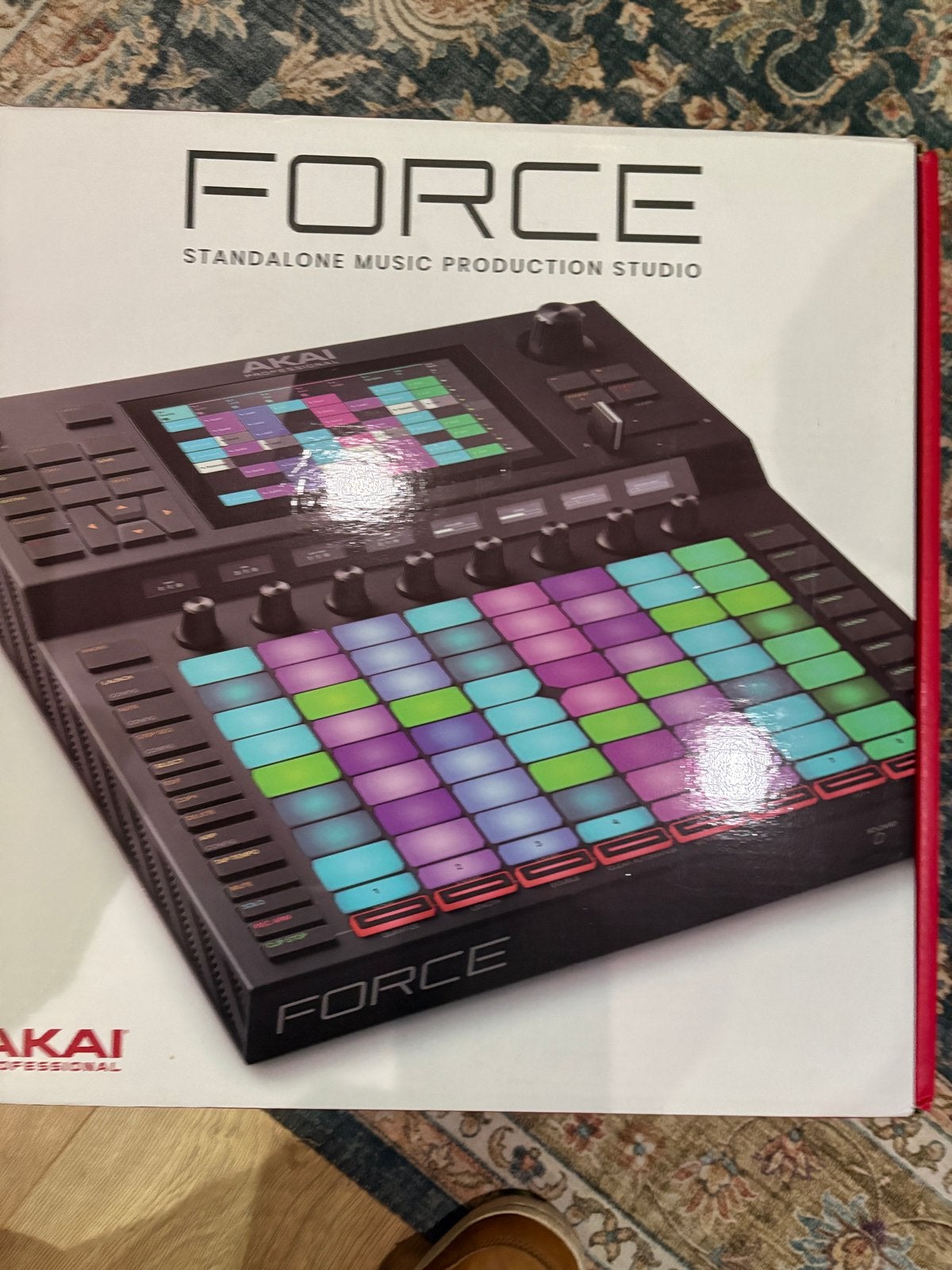 Akai Force Standalone Music Production Studio + extra's, Overige merken, Zo goed als nieuw, Met midi-aansluiting, Overige aantallen