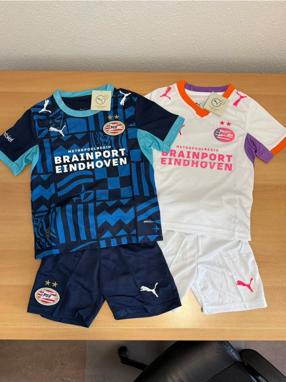 Nieuwste Psv tenue, Maat XS of kleiner, Verzenden, Zo goed als nieuw, Shirt