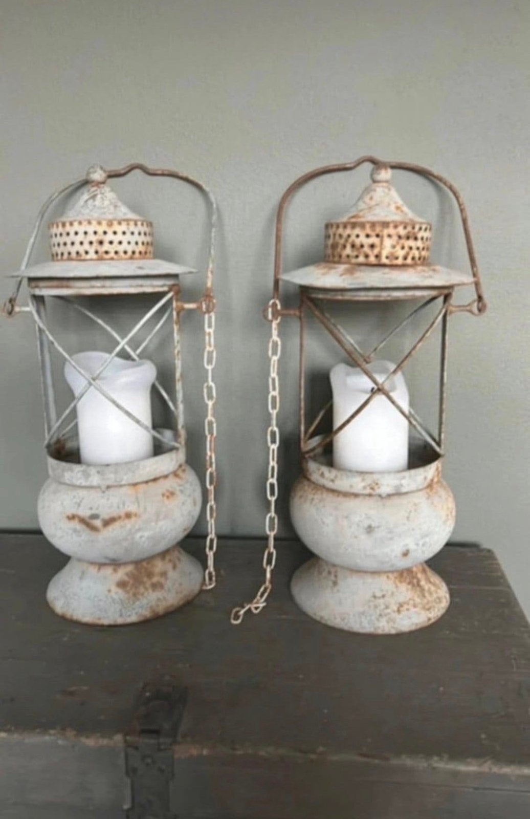 Twee franse metalen lantaarns / windlichten, Ophalen of Verzenden