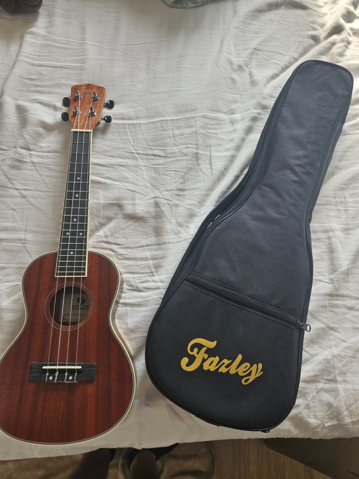 Fazley K23-W Ukelele met hoes - Zo goed als nieuw, Ophalen