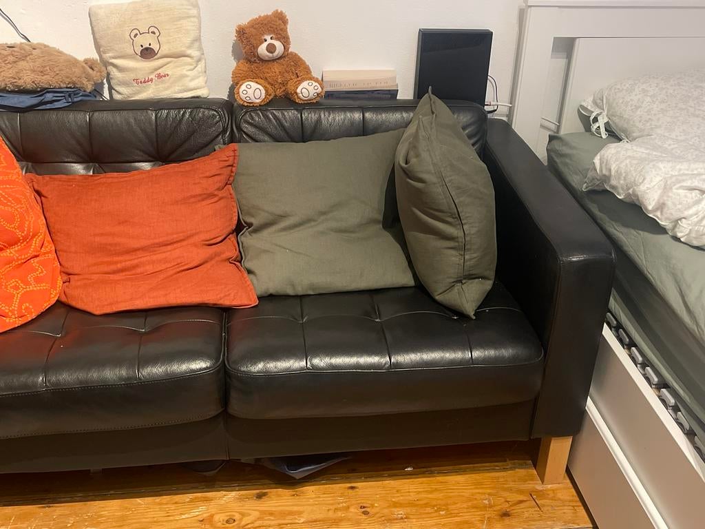 Comfortabele tweepersoons bank - Zwart leer, Huis en Inrichting, Ophalen, Gebruikt, 150 tot 200 cm, Tweepersoons