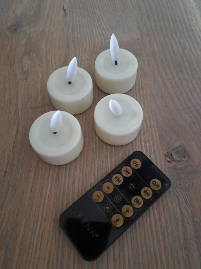 4 KENN LED waxinelichtjes met afstandsbediening, Ophalen, Kunststof, Zo goed als nieuw, Crème