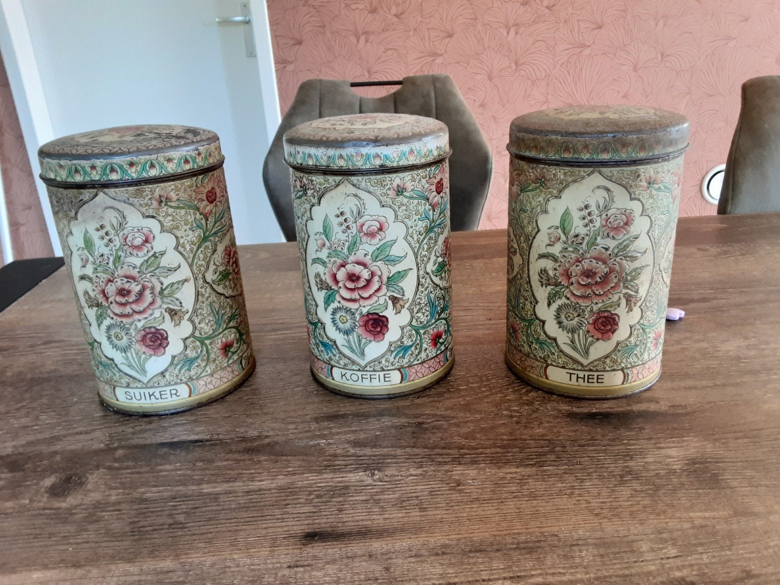 Nostalgische voorraadbussen voor suiker, koffie en thee, Ophalen