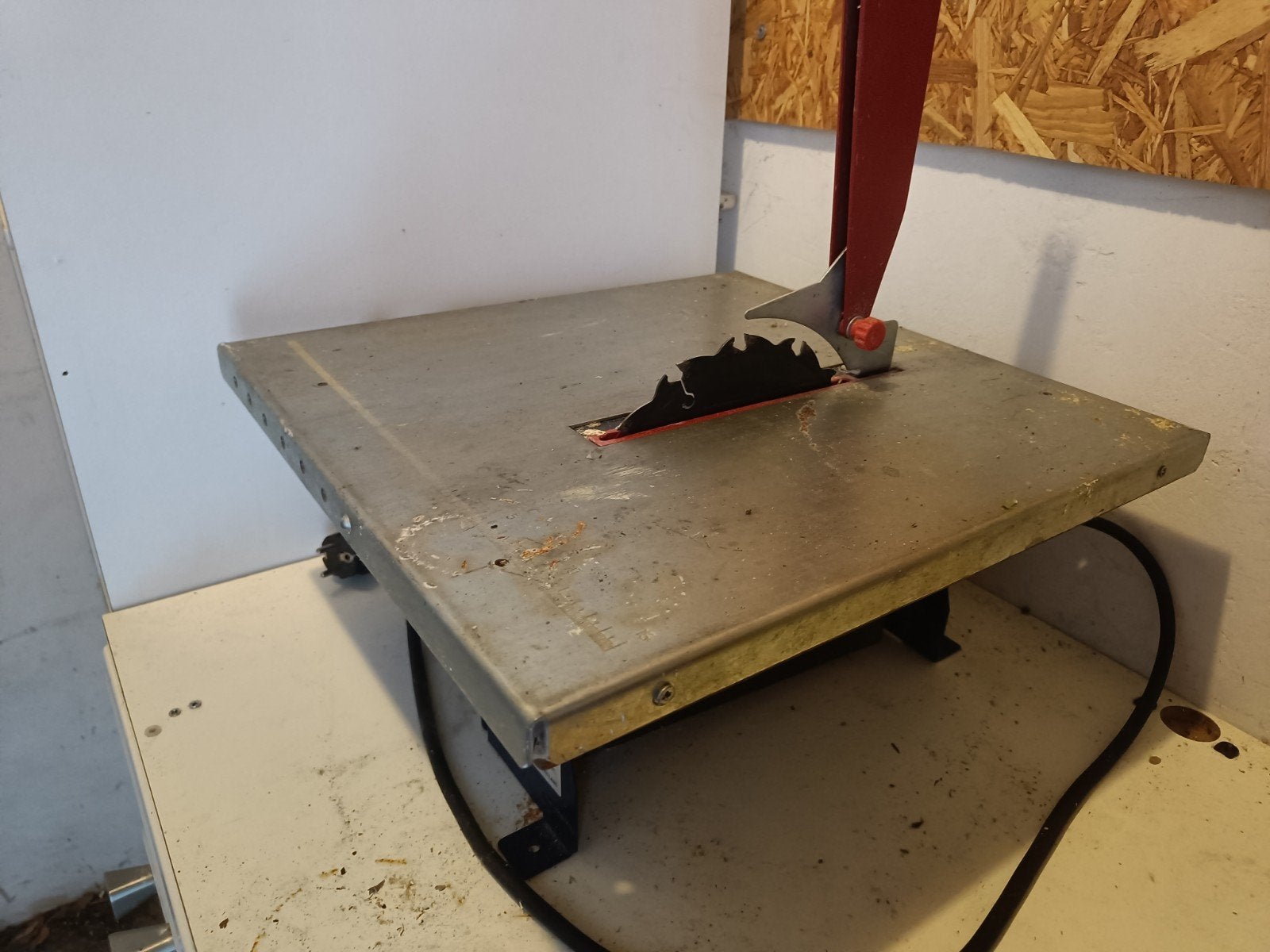 Ferm ZBV-220 Cirkelzaag - 700W, Ø 220mm, Ophalen, Gebruikt, Cirkelzaag, 70 mm of meer