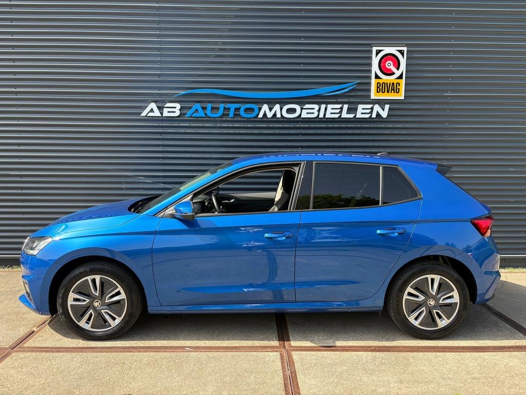 Skoda Fabia 1.0 TSI Ambition CARPLAY/ PARKEERSENSOREN, Auto's, Skoda, Voorwielaandrijving, 95 pk, Met garantie (alle), Blauw