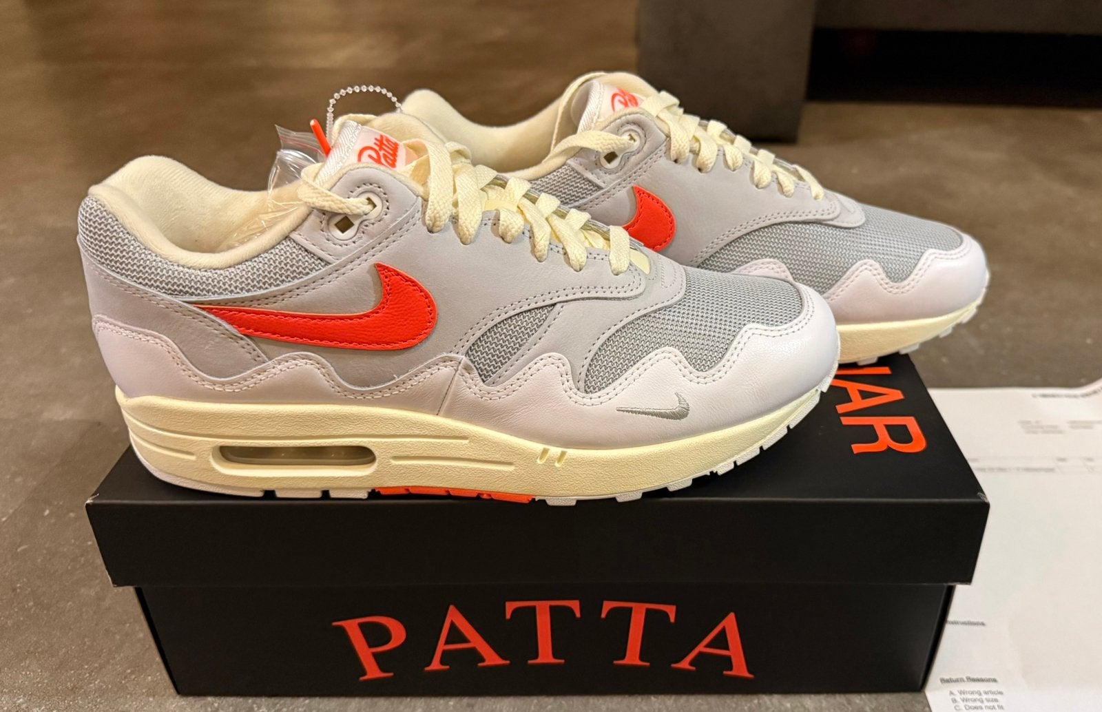 Nike Air Max 1 Patta Waves White Hyper Crimson, Ophalen of Verzenden, Nieuw, Wit, Sneakers of Gympen