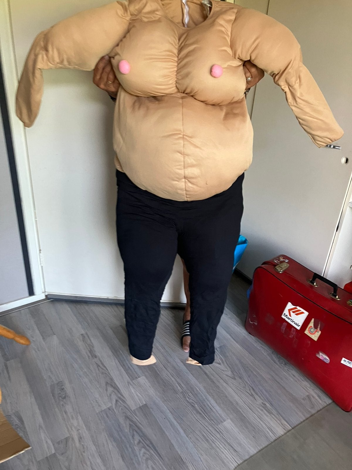 1 x gedragen dikmaakpak met striptease kleding en pruik, Ophalen of Verzenden, Zo goed als nieuw, Carnaval