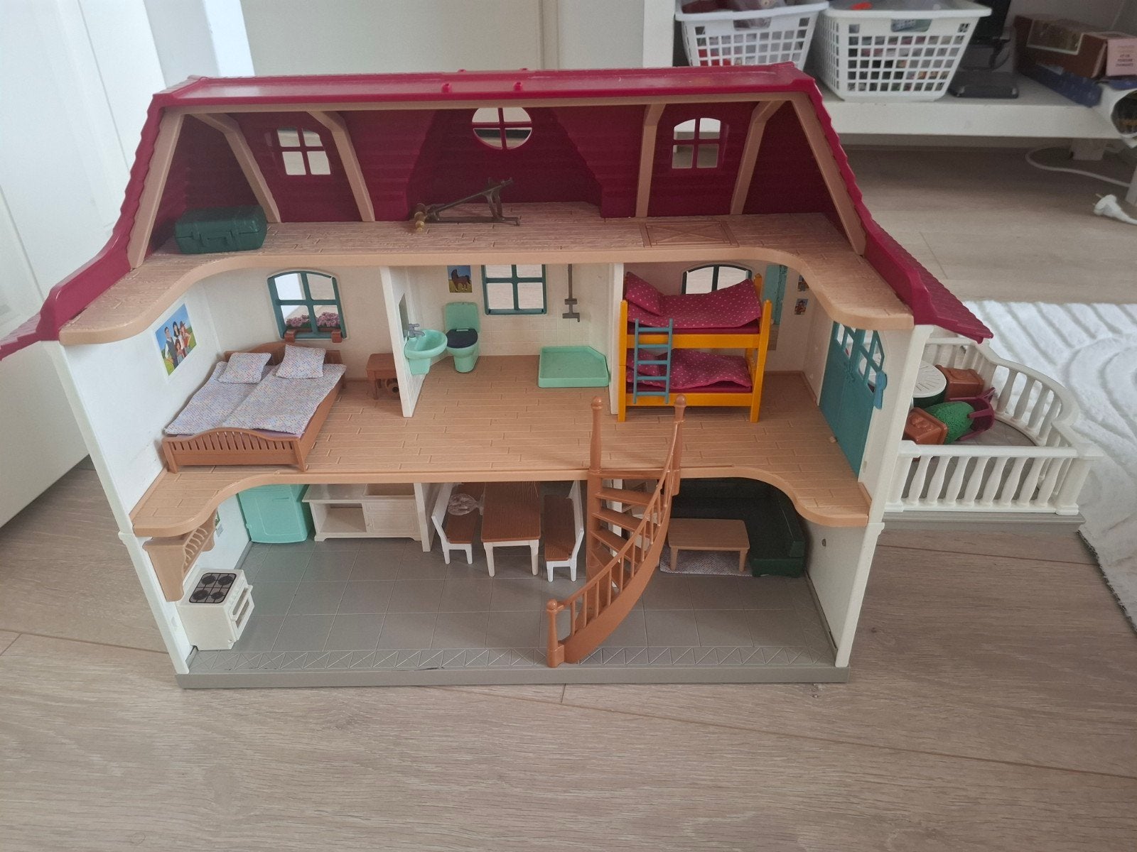 schleich huis compleet met stallen, Ophalen, Zo goed als nieuw