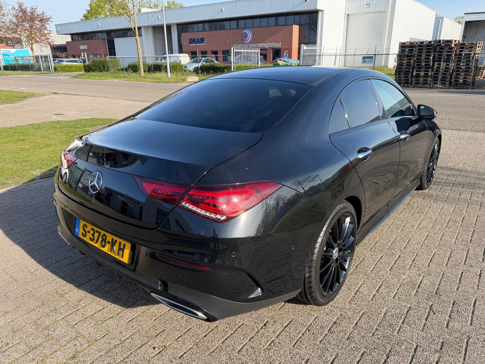 Mercedes-Benz CLA-klasse 180 d Premium Plus, Auto's, Mercedes-Benz, Gebruikt, 4 cilinders, 116 pk, Leder