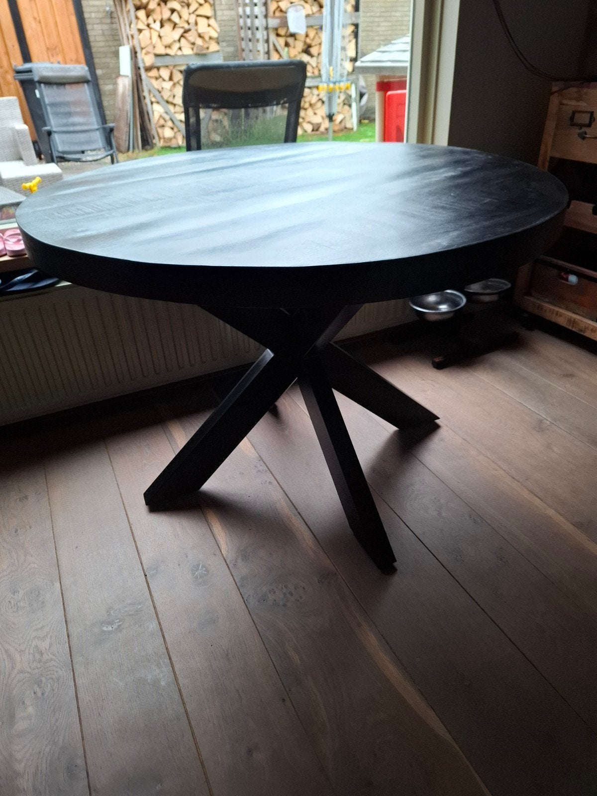 Mango houten eettafel 1.10 met 4 x eetkamerstoel., Ophalen, Rond, Zo goed als nieuw, 100 tot 150 cm