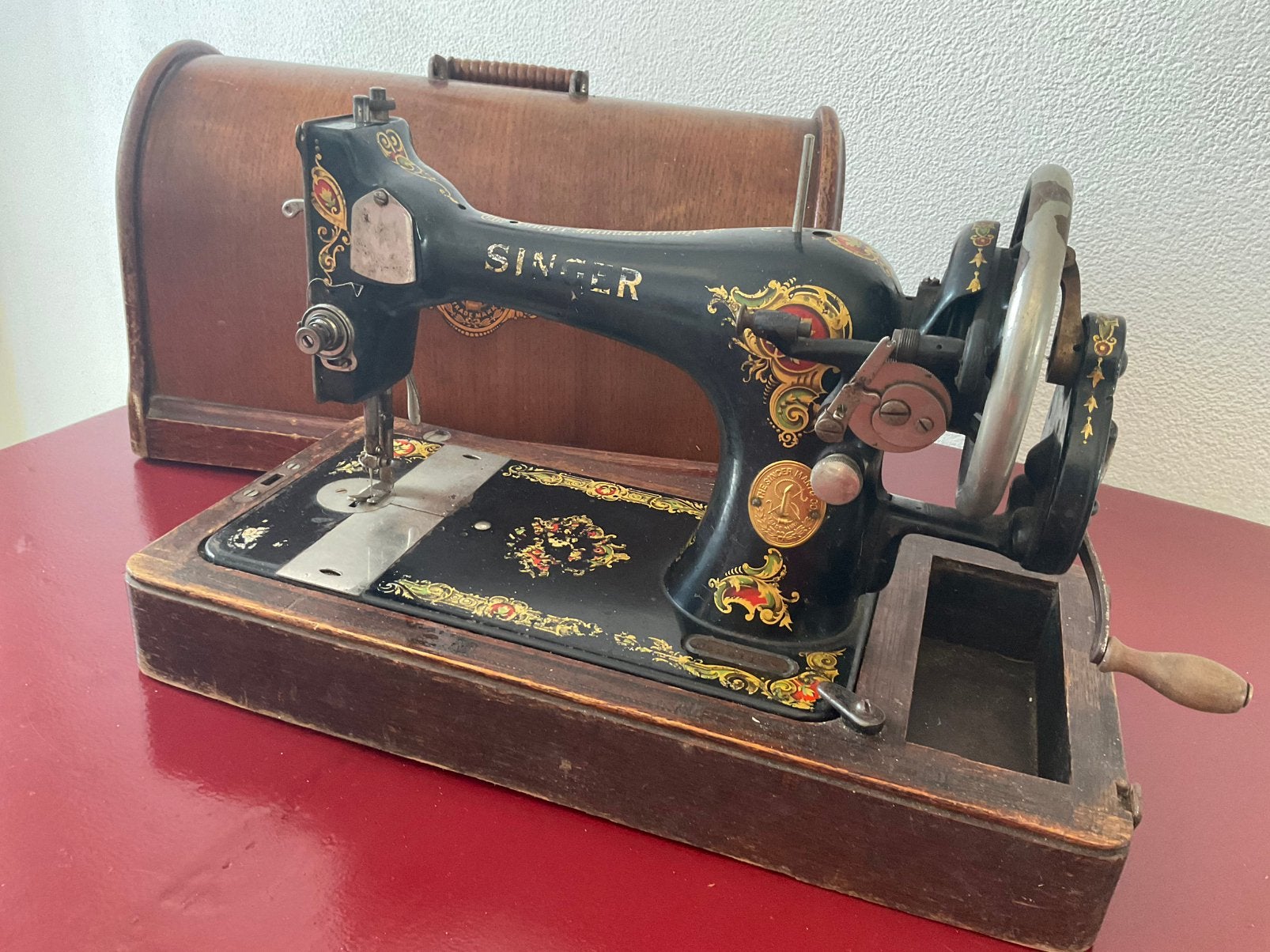 Antieke Singer naaimachine,gietijzer, 44x22x26 cm met kap, Ophalen