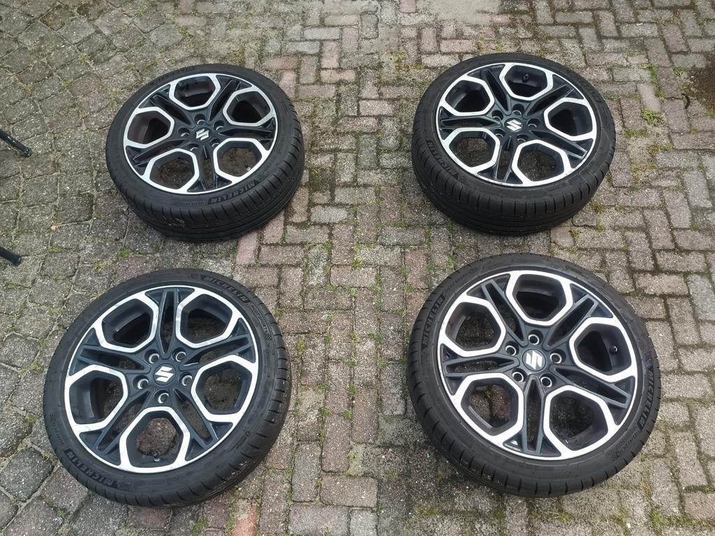Set van 4 Suzuki velgen met Michelin Pilot Sport banden, Gebruikt, Banden en Velgen, 17 inch, Ophalen of Verzenden