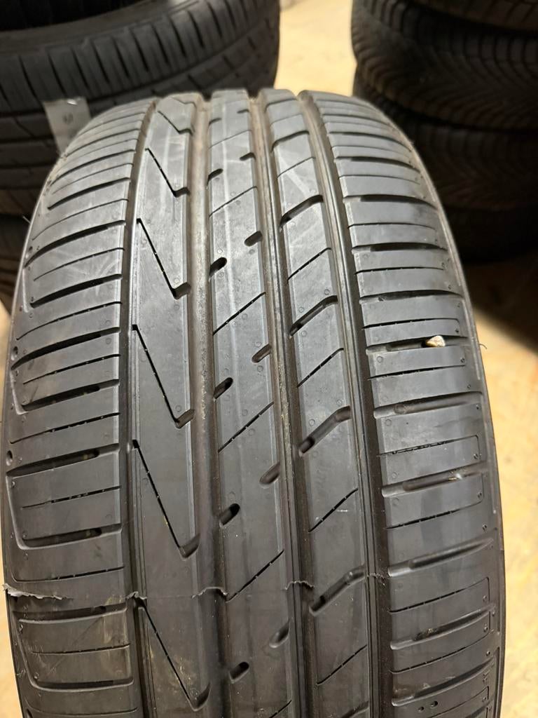 235/50/19 Hankook zomer demobanden, Auto-onderdelen, Banden en Velgen, 19 inch, Ophalen of Verzenden, 235 mm, Band(en)