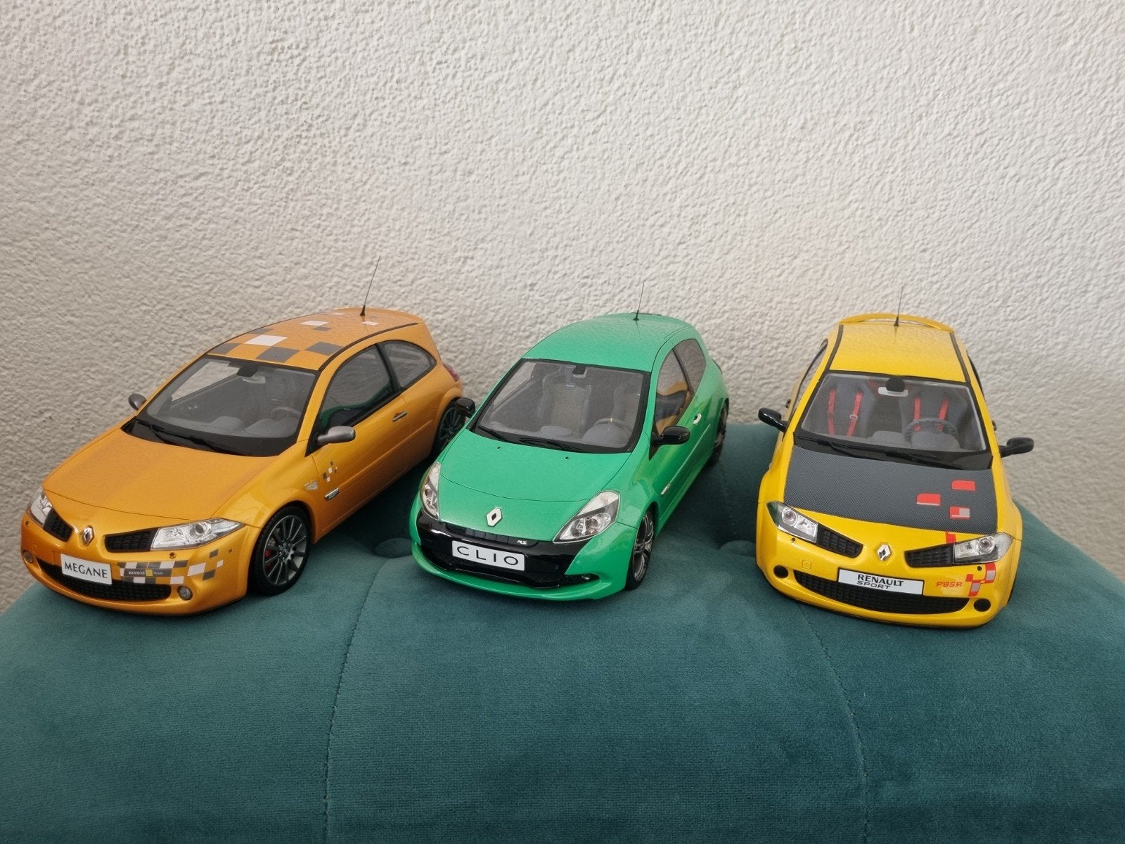 Renault Megane r26 f1 team & clio 3 rs ph2 ottomobile 1:18, Ophalen of Verzenden, Zo goed als nieuw, Auto, OttOMobile