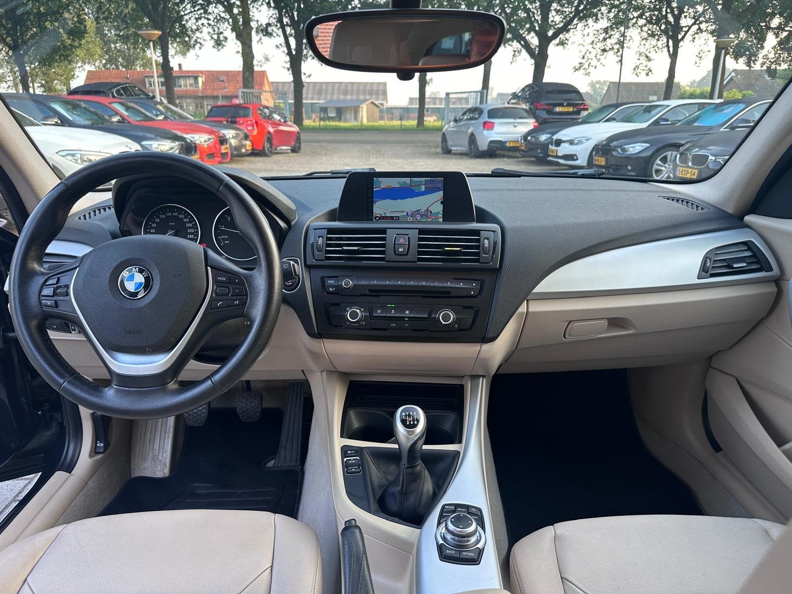 BMW 1-serie 116i Upgrade Edition|Nieuwe Ketting + Klepseals|, 1-Serie, Euro 5, Gebruikt, Beige