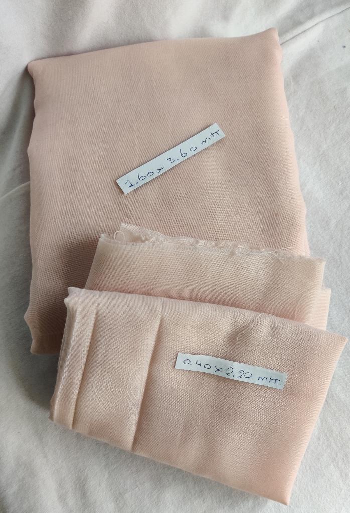 lap Doorzichtige zalm/rose stof, Hobby en Vrije tijd, Stoffen en Lappen, 120 cm of meer, Nieuw, Ophalen of Verzenden, Katoen