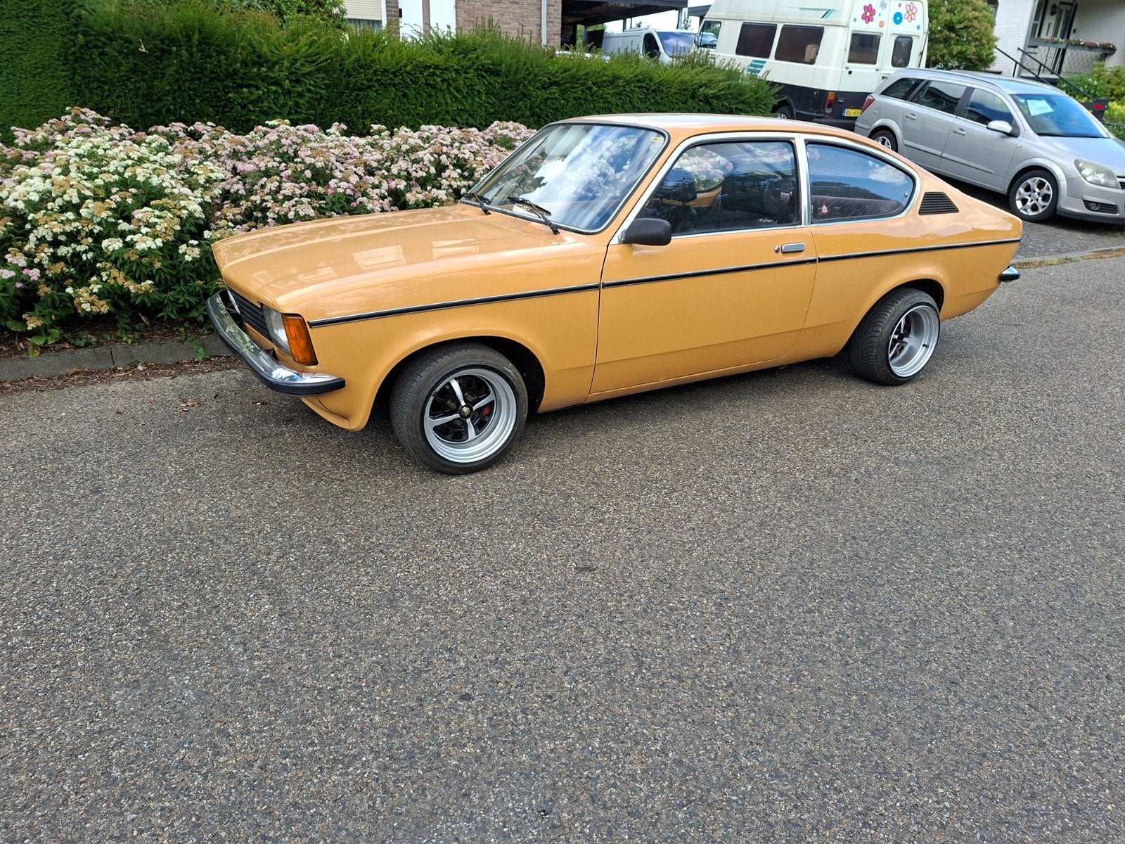 Kadett coupe  1.2 1978 Beige, Auto's, Opel, Achterwielaandrijving, Zwart, 4 cilinders, Kadett