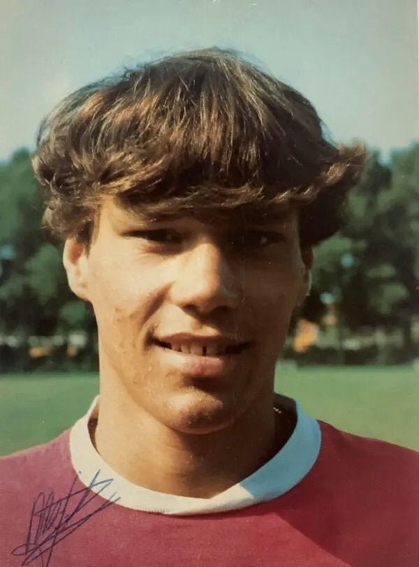 GEZOCHT --- Marco van Basten spelerkaart, Ophalen of Verzenden, Gebruikt, Plaatje