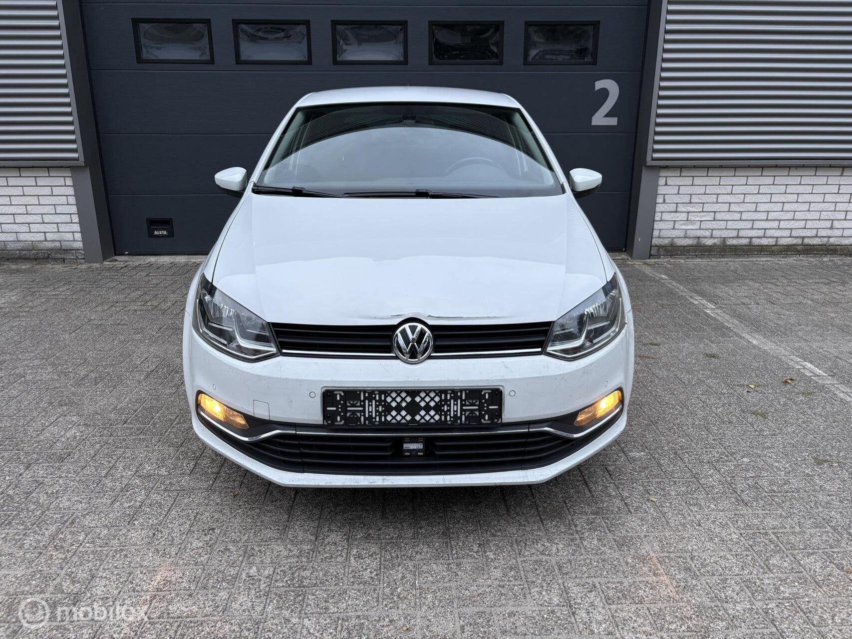 Volkswagen Polo 1.0 SOUND / CLIMA / NAVI / CRUISE, Auto's, Volkswagen, Stof, Gebruikt, Zwart, Wit