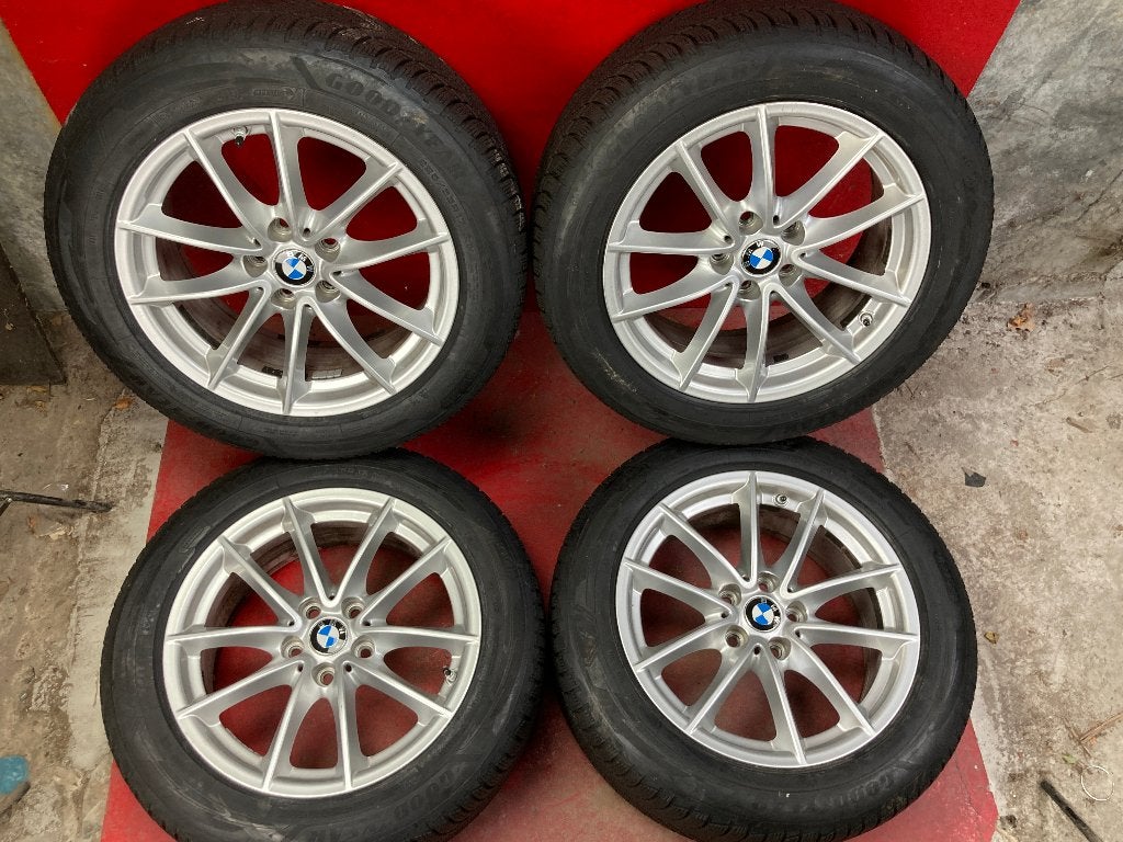 Winterbanden BMW 5 Serie 2017 - 2023 225/55R17 Goodyear, Auto-onderdelen, Gebruikt, ., Banden en Velgen, 17 inch
