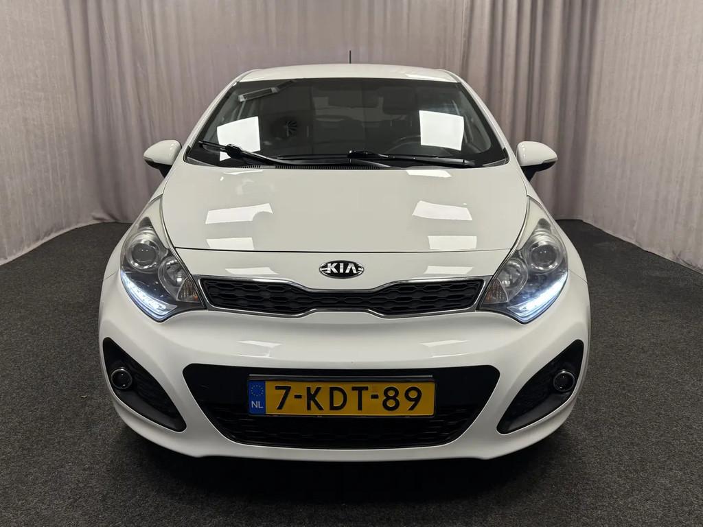 Kia Rio 1.4 CVVT Super Pack € 7.700,00, 450 kg, 4 cilinders, 1396 cc, Wit