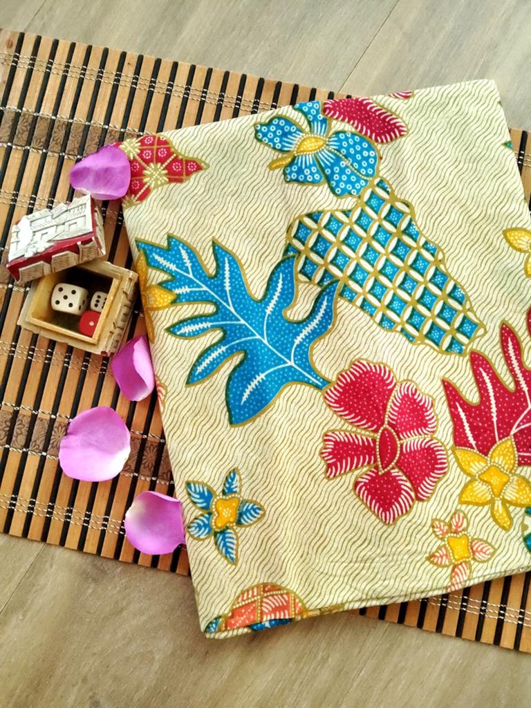 Batik Sarong/ lap/ stof Indonesië #1861, Hobby en Vrije tijd, Overige kleuren, Nieuw, Ophalen of Verzenden, 30 tot 120 cm