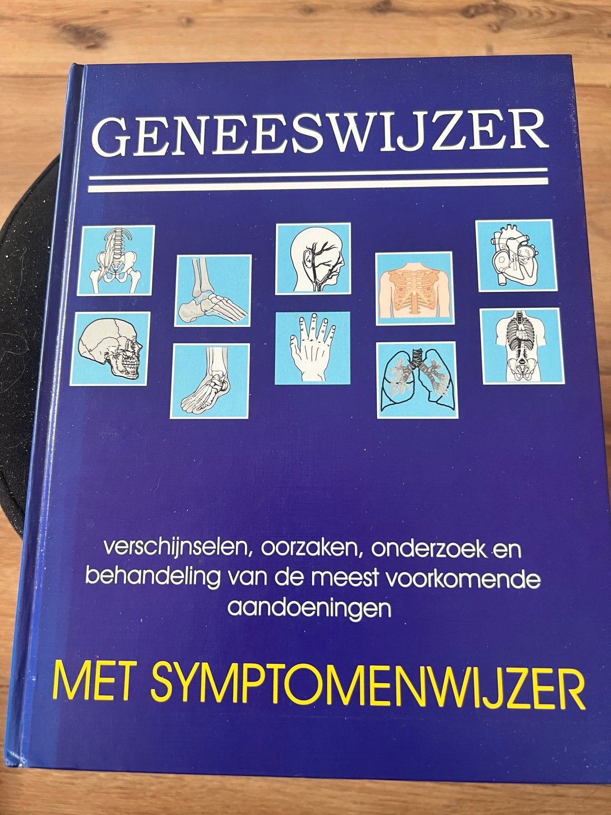 Geneeswijzer: Symptomen, Oorzaken, Onderzoek & Behandeling, Boeken, Ophalen of Verzenden, Gelezen, Gezondheid en Conditie