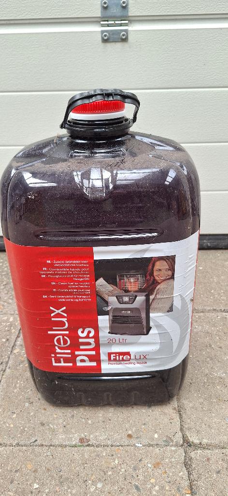 Firelux plus  9 liter   €20,-, Ophalen, Gebruikt, Overige brandstoffen, Petroleumkachel