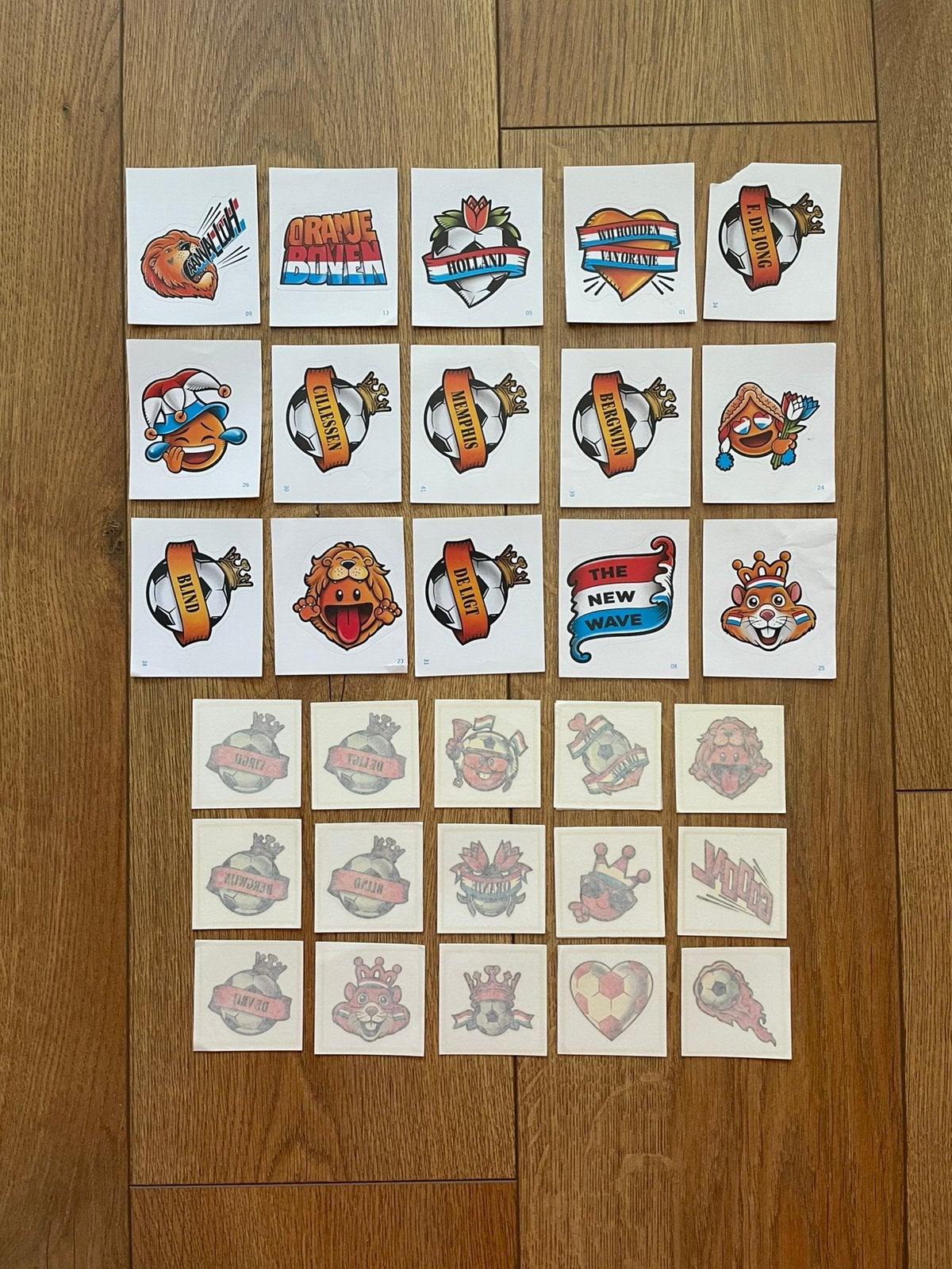 Leuke set WK Oranje raamstickers en plak tattoos set 1, Ophalen of Verzenden, Zo goed als nieuw, Overige binnenlandse clubs, Poster, Plaatje of Sticker