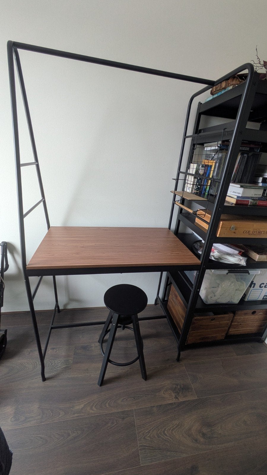 Te koop: IKEA HÅVERUD tafel incl zwarte IKEA DALFRED barkruk, Huis en Inrichting, Ophalen, 50 tot 100 cm, Minder dan 100 cm