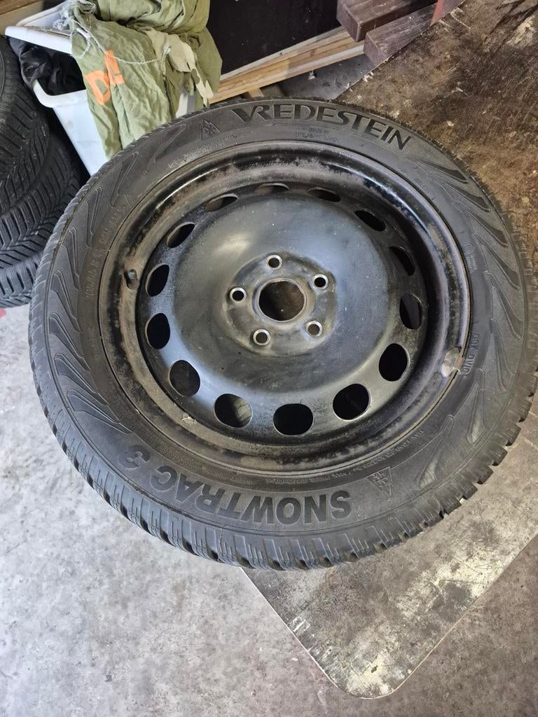 Vredestein Snowtrac 3 Winterband op stalen velg 205/55 R16, Auto diversen, Auto-accessoires, Ophalen