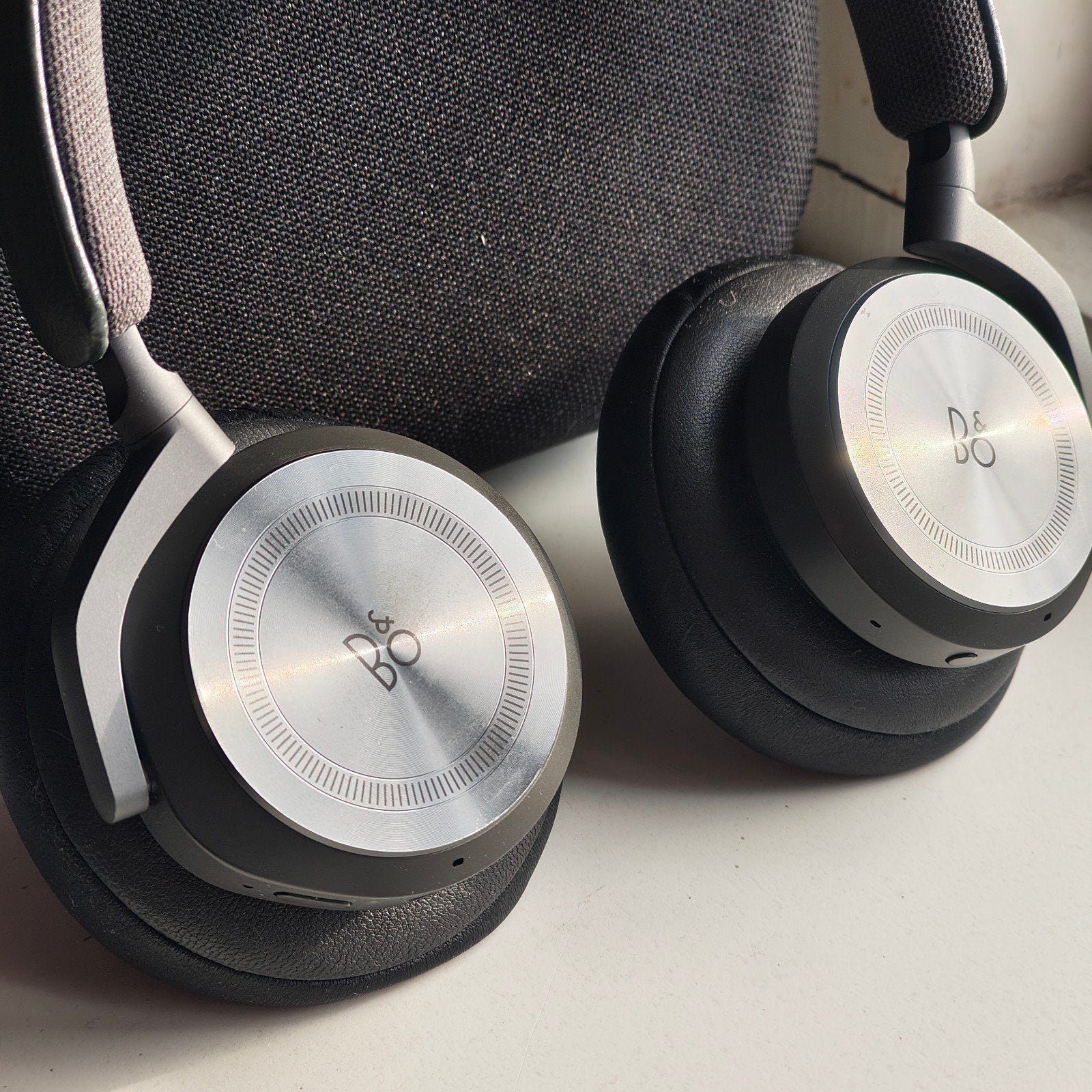Bang & Olufsen HX met case b&o, Audio, Tv en Foto, Ophalen of Verzenden, Zo goed als nieuw, Overige merken