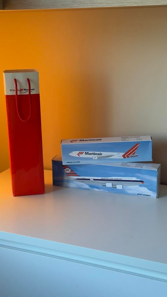 Martin Air 50 Years 1:200 set, Verzamelen, Luchtvaart en Vliegtuigspotten, Ophalen, Gebruikt, Schaalmodel