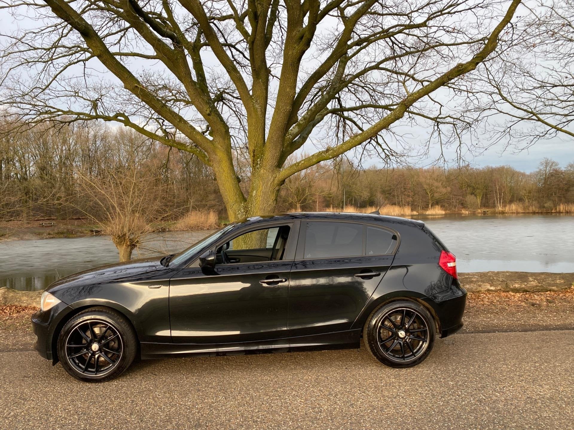 BMW 1-serie 118i Zwart. Business Line AIRCO, Auto's, 1-Serie, Euro 5, Achterwielaandrijving, Zwart