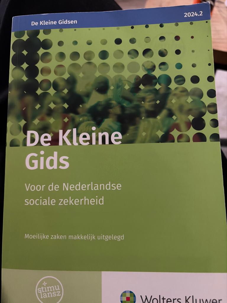 De Kleine Gids: Nederlandse sociale zekerheid 2024.2, Boeken, Studieboeken en Cursussen, Zo goed als nieuw, HBO, Gamma, Ophalen of Verzenden