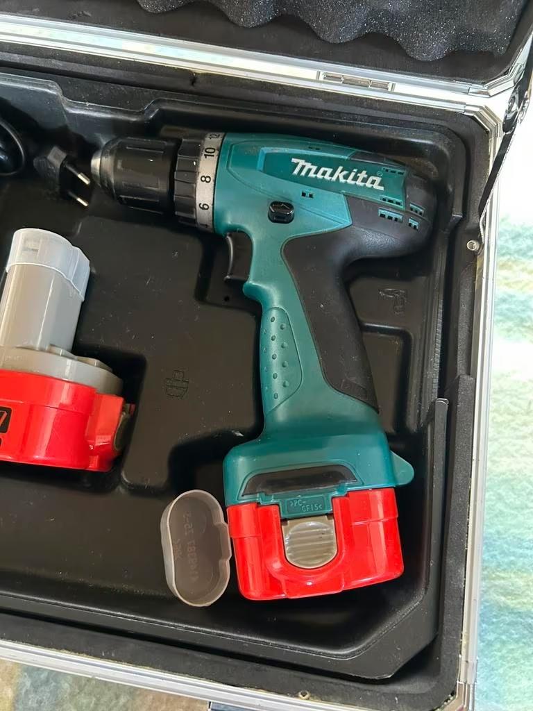 Makita 90-delige accessoire set in koffer, Doe-het-zelf en Verbouw, Gereedschap | Handgereedschap, Ophalen, Gebruikt