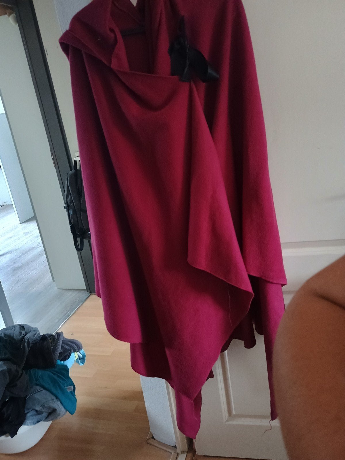 Bordeaux Rode Mantel Cape met Capuchon - Fantasy Fair, Kleding | Dames, Overige Dameskleding, Queen in Black, Ophalen of Verzenden