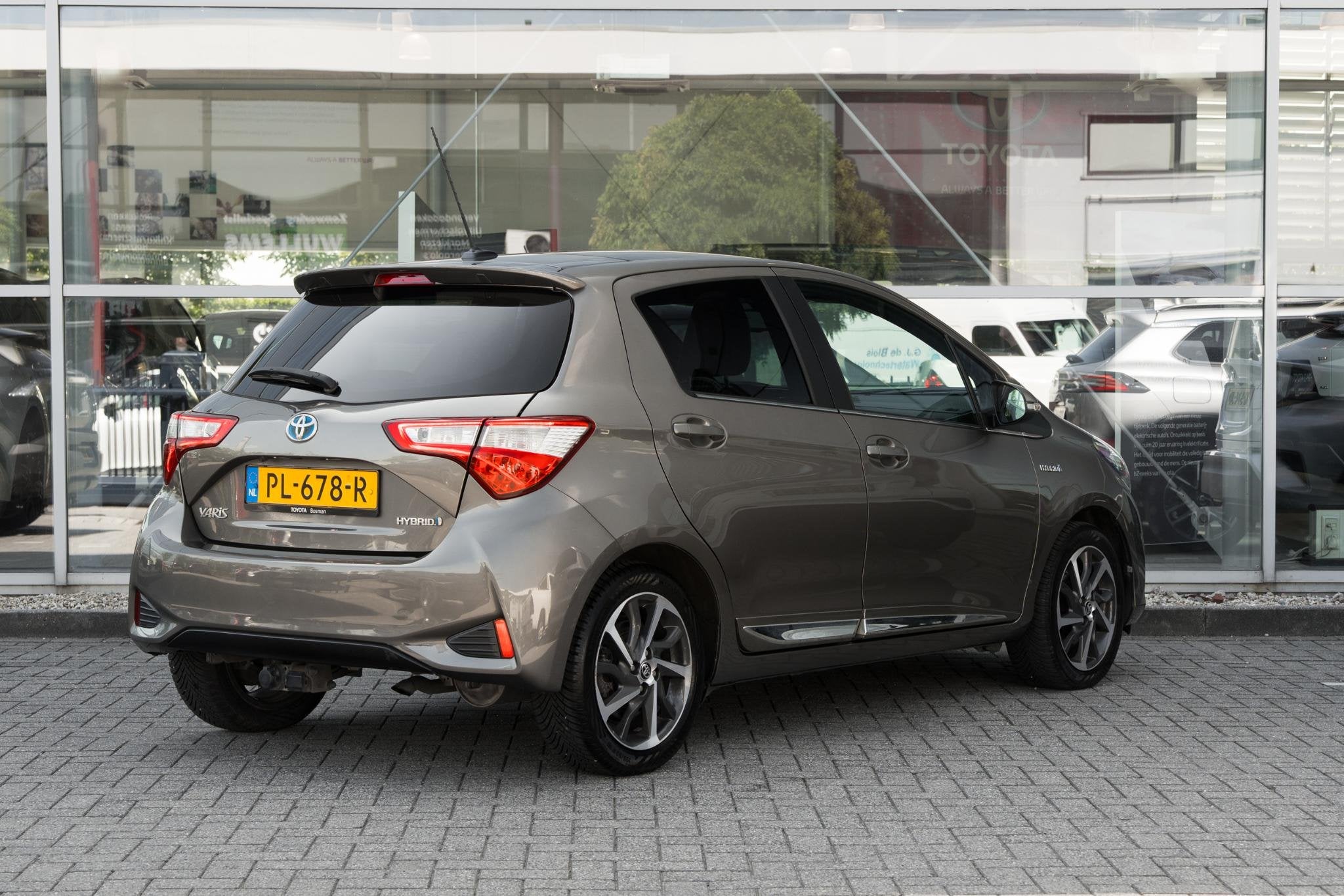 Toyota Yaris 1.5 Hybrid Premium, Auto's, Gebruikt, Euro 6, 4 cilinders, 49 €/maand