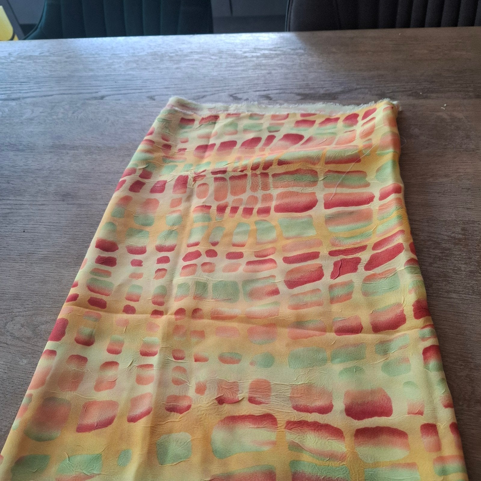 Dunne Viscose Lap - 1.30m breed, 1.25m lang, 120 cm of meer, Geel, Nieuw, Ophalen of Verzenden