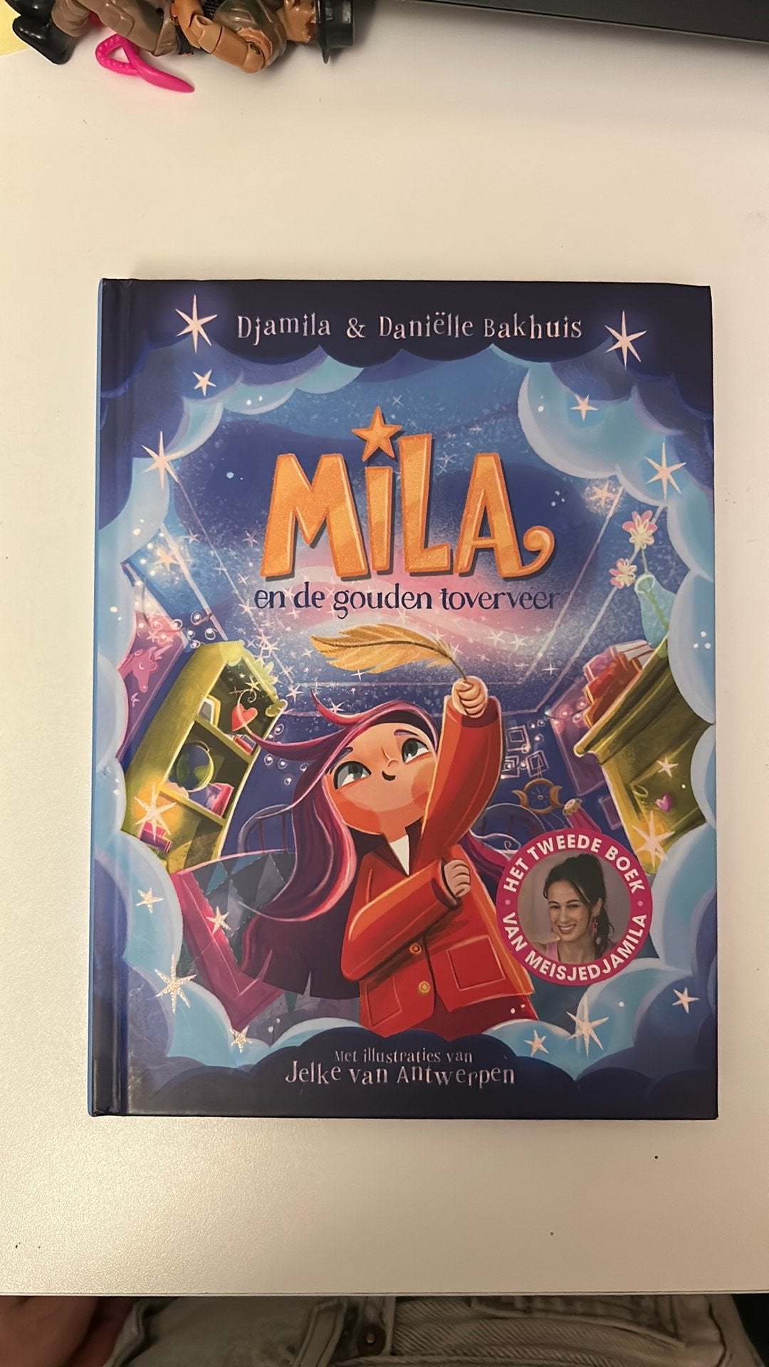 Nieuw! Kinderboek Mila en de gouden toverveer, Boeken, Ophalen of Verzenden, Nieuw, Sprookjes