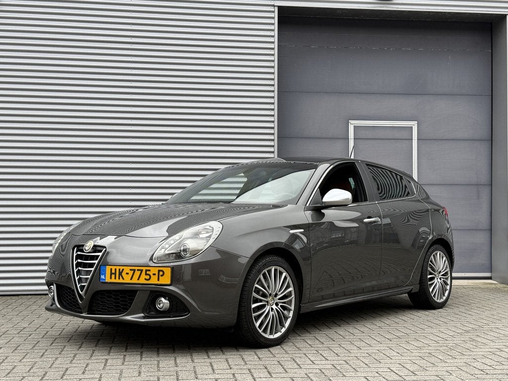 Alfa Romeo Giulietta 1.4 T Exclusive I Aut. I Leder I Navi I, Auto's, Alfa Romeo, Euro 6, 4 cilinders, Zilver of Grijs, 500 kg
