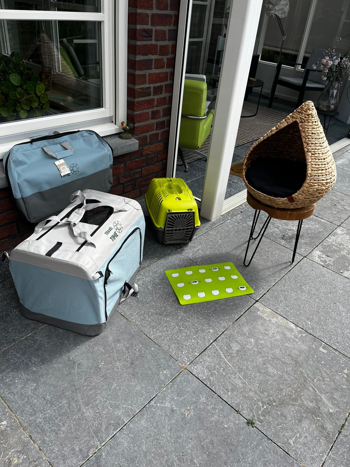 Kattenbench, reismand, slaapmand, placemat en kattenbak, Ophalen of Verzenden, Zo goed als nieuw