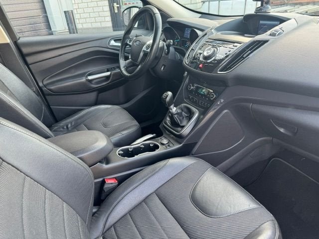 Ford Kuga 1.6 150pk Titanium X-Pack 169.000km Airco/ECC,Navi, Auto's, Voorwielaandrijving, Gebruikt, Zwart, 4 cilinders