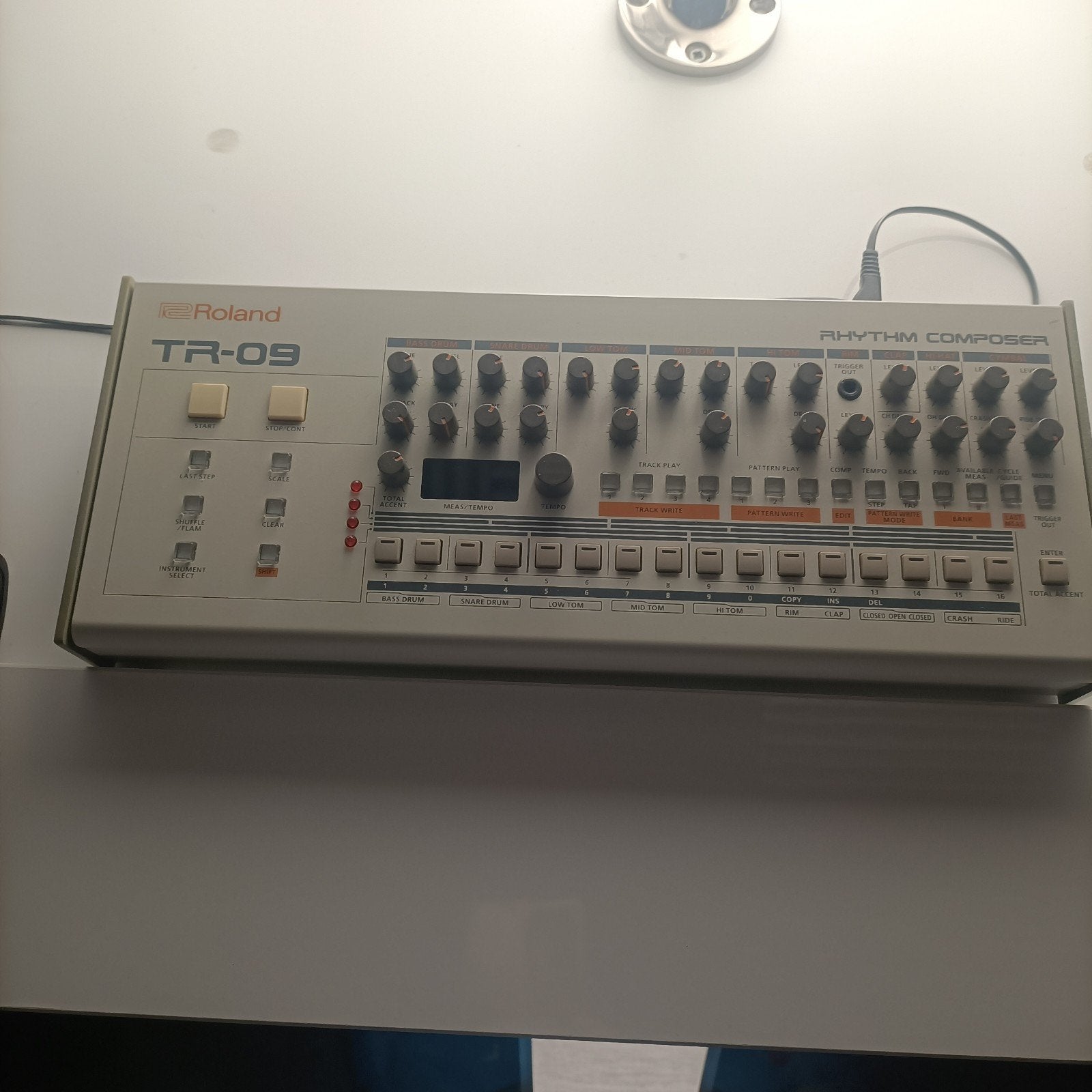 Roland Tr-09 boutique + decksaver, Muziek en Instrumenten, Drumcomputers, Ophalen, Zo goed als nieuw, Roland