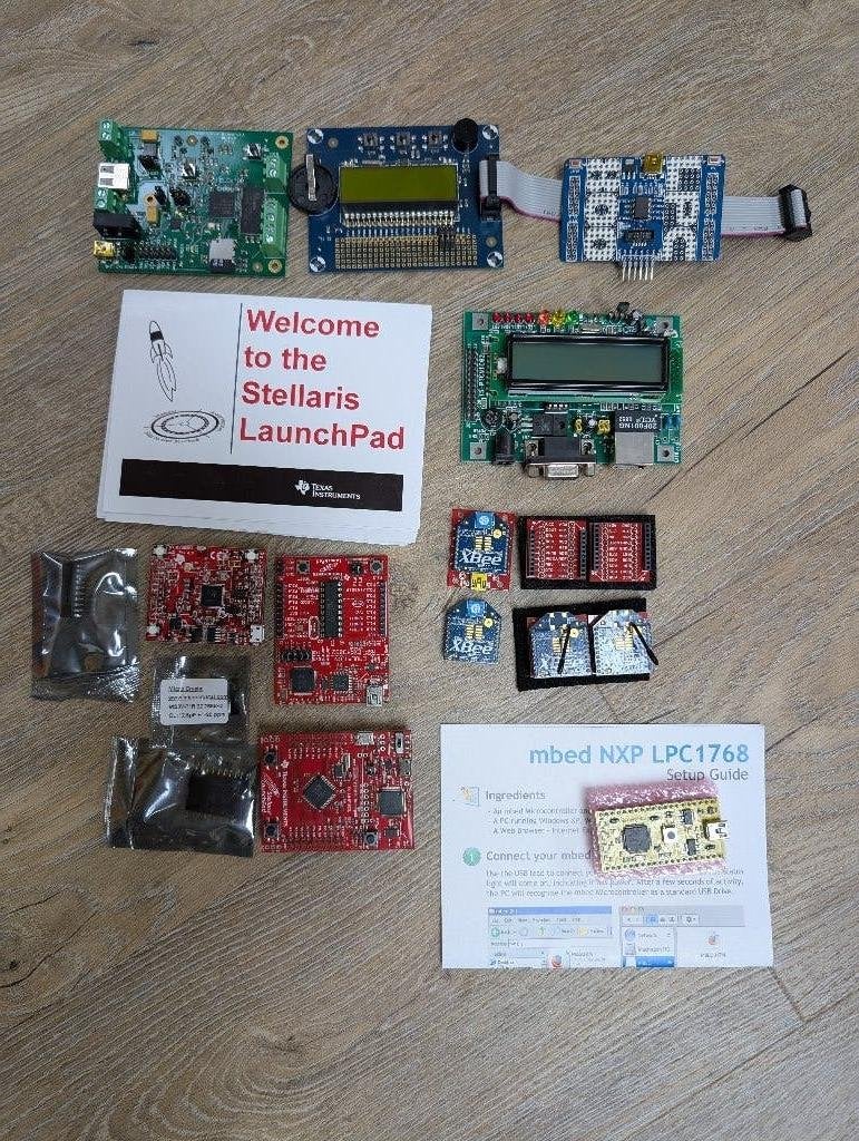 Embedded Dev Lot, Ophalen of Verzenden, Zo goed als nieuw