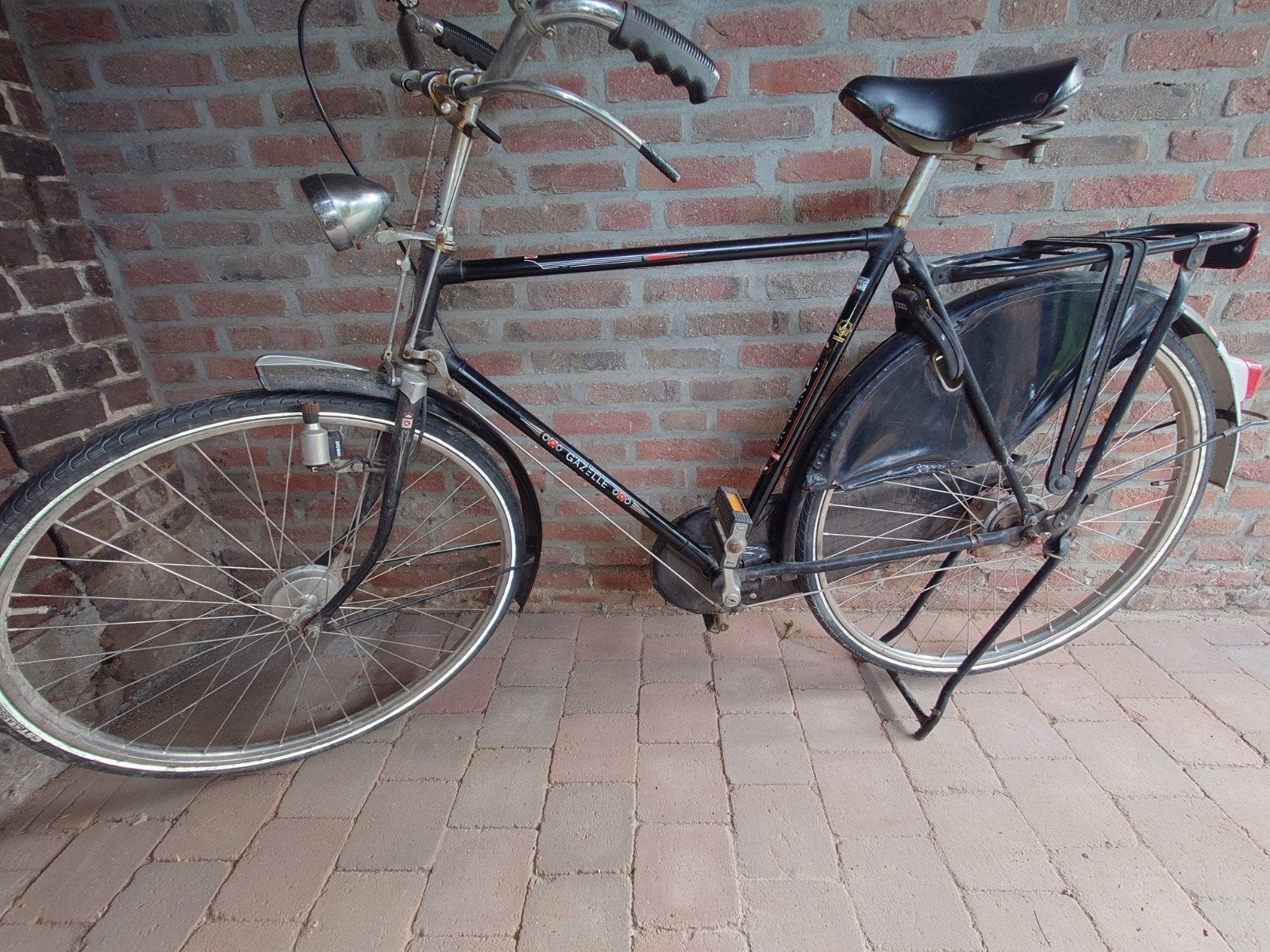 Gazelle populair en een Batavus, Ophalen