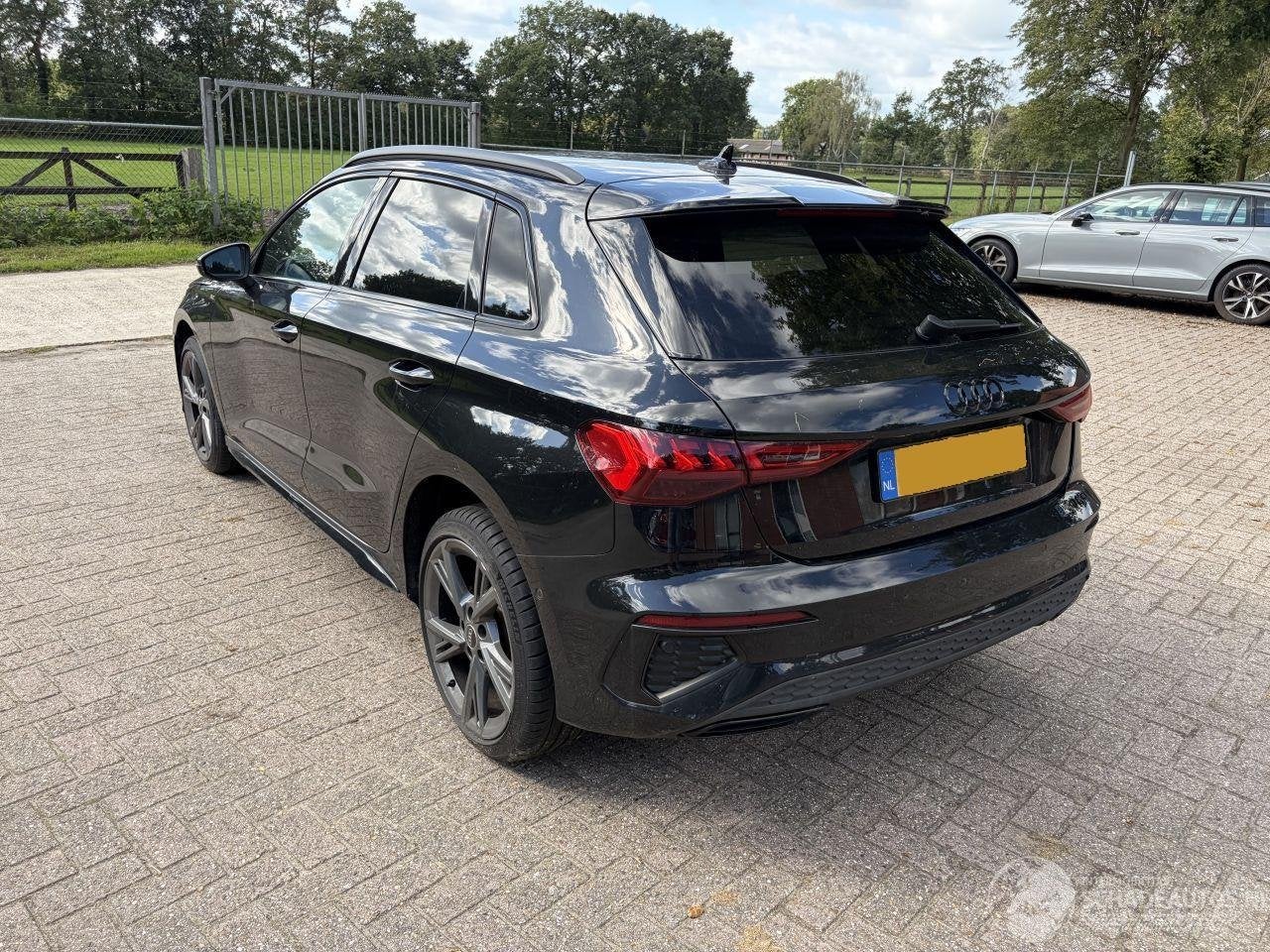 Audi A3 35 TDI S EDITION SPORTBACK (bj 2023, automaat), Auto diversen, Automaat, Overige brandstoffen, Zwart, Info@audi.de