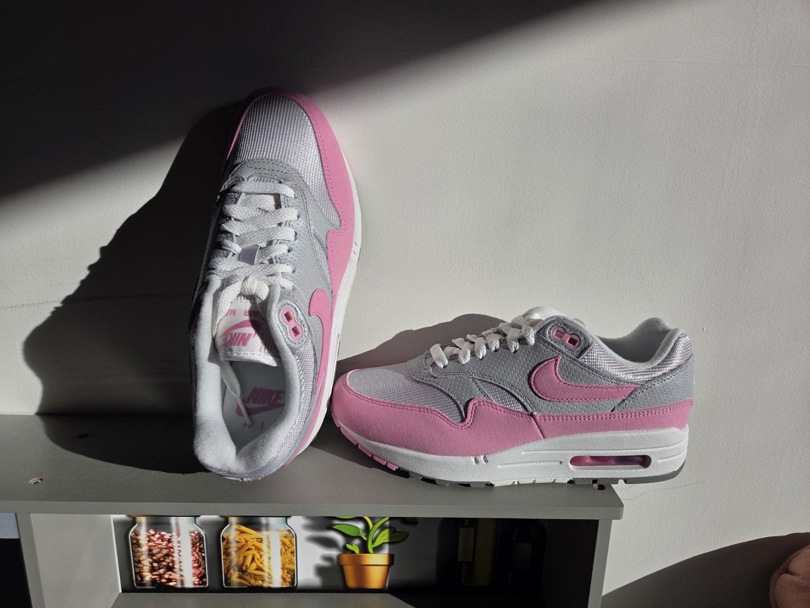 Nieuwe Nike Air Max 1 '87 - Roze/Grijs - Maat 38.5, Nike, Nieuw, Ophalen of Verzenden, Sneakers of Gympen