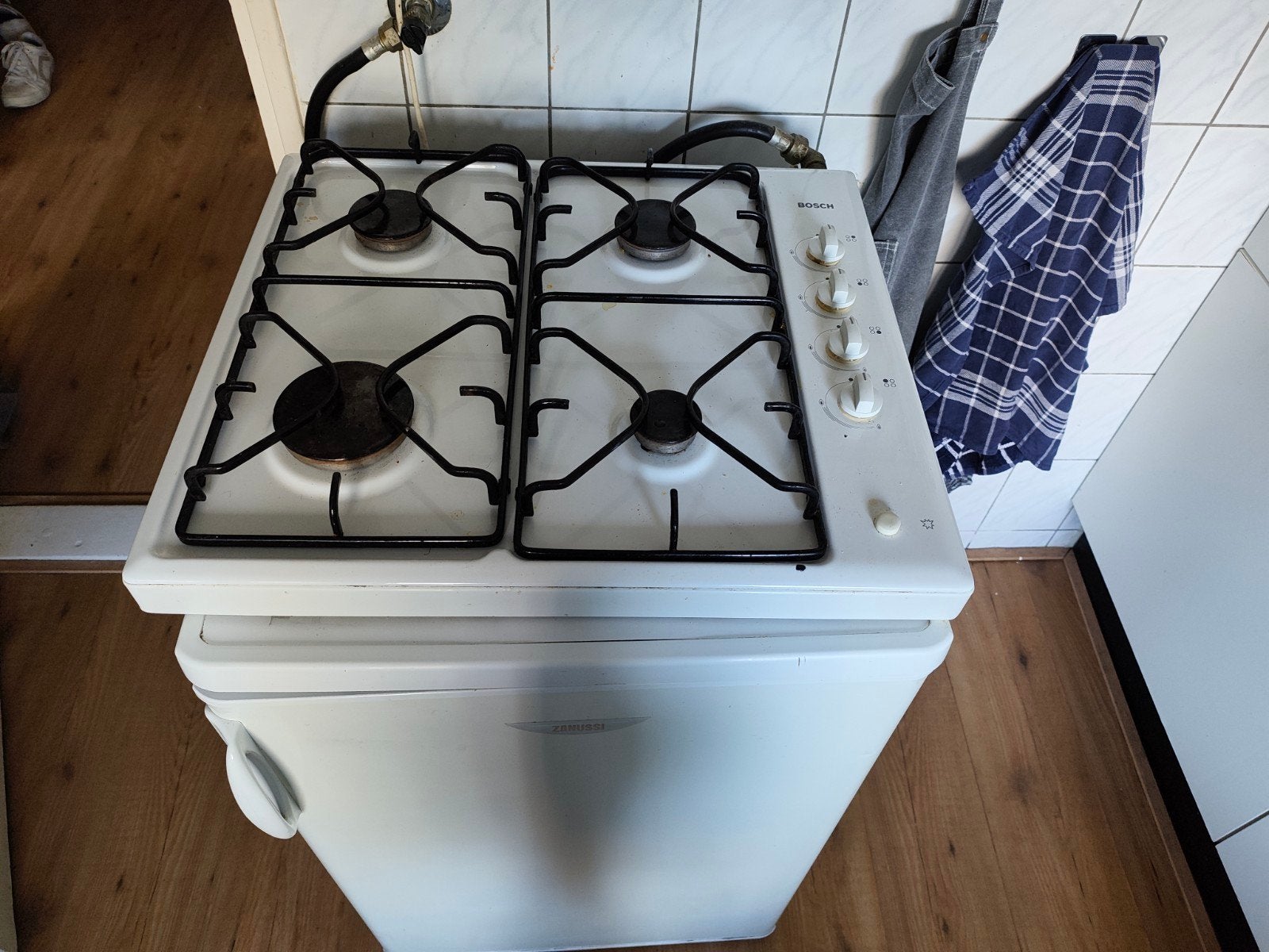 vrijstaande gaskookplaat  Bosch, Ophalen, Minder dan 85 cm, 4 kookzones, Gas